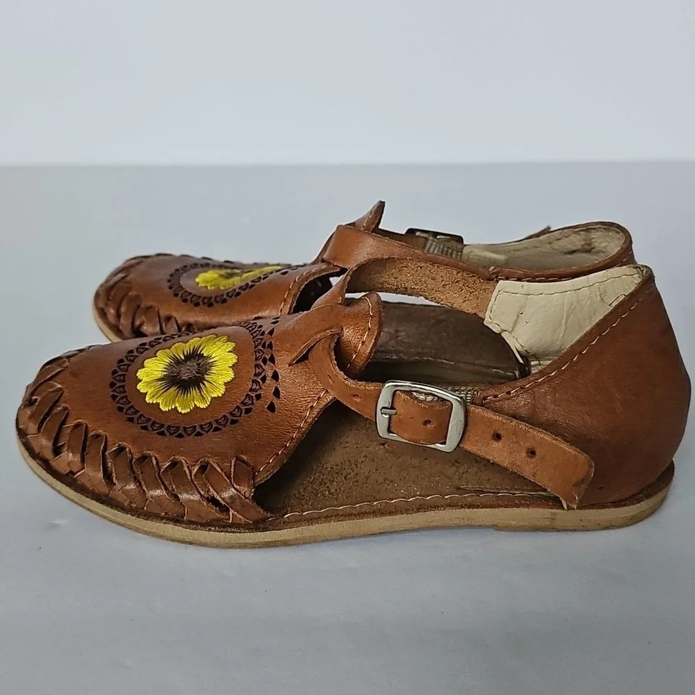 Girls Huarache Mexican Sunflower Leather Sandals Embroidered sz 20 / US 4.5 1854